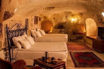 هتل Cave Art