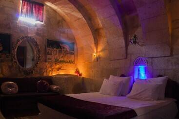 هتل Cave Art
