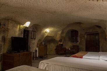 هتل Cave Art