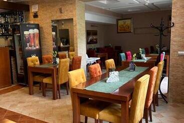 هتل Centrum Green Hill Business & Spa