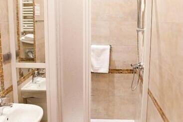 هتل Centrum Green Hill Business & Spa