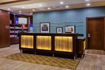 هتل Hampton Inn & Suites Bend