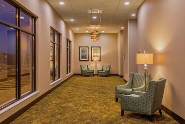هتل Hampton Inn & Suites Bend
