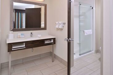 هتل Hampton Inn & Suites Bend