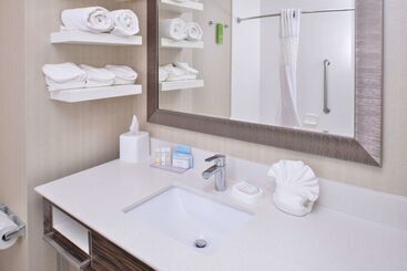 هتل Hampton Inn & Suites Bend