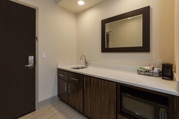 هتل Hampton Inn & Suites Bend