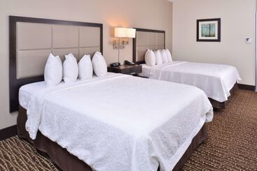 هتل Hampton Inn & Suites Bend