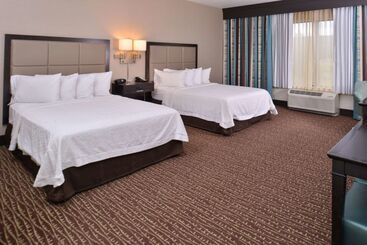 هتل Hampton Inn & Suites Bend