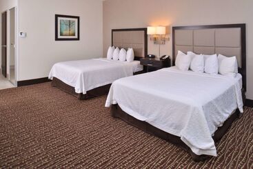 هتل Hampton Inn & Suites Bend