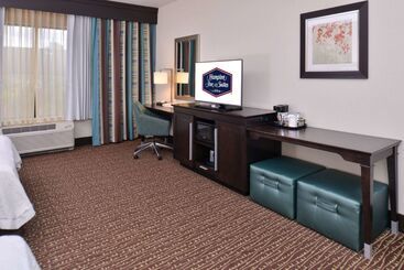 هتل Hampton Inn & Suites Bend