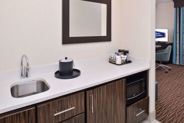 هتل Hampton Inn & Suites Bend