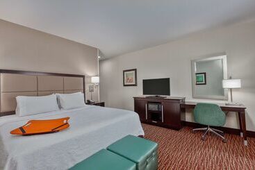 هتل Hampton Inn & Suites Bend