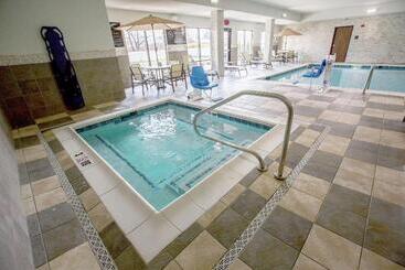 هتل Hampton Inn & Suites Toledo/westgate