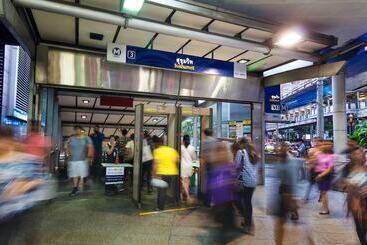هتل Holiday Inn Express Bangkok Sukhumvit 11, An Ihg
