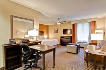 هتل Homewood Suites By Hilton Waterloo/st. Jacobs