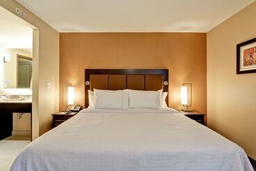 هتل Homewood Suites By Hilton Waterloo/st. Jacobs