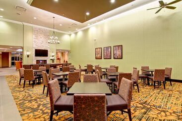 هتل Homewood Suites By Hilton Waterloo/st. Jacobs