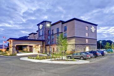 هتل Homewood Suites By Hilton Waterloo/st. Jacobs