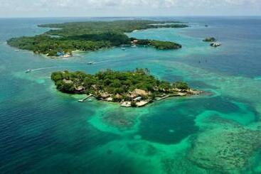 هتل Isla Del Pirata