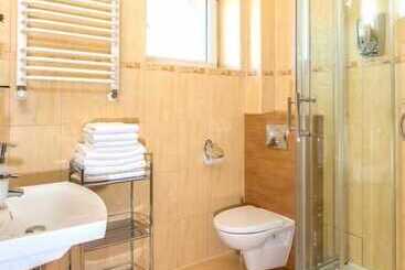 هتل Apartament Rades