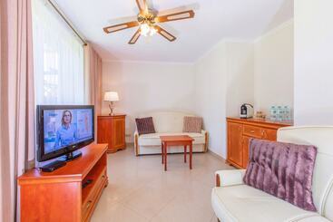 هتل Apartament Rades