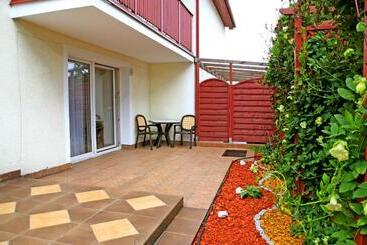 هتل Apartament Rades