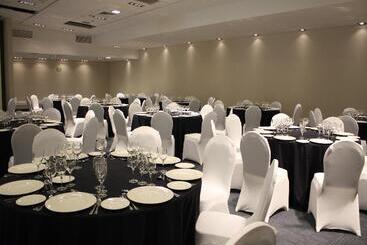 هتل Radisson Blu Plaza El Bosque Santiago