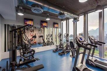 هتل Radisson Blu Plaza El Bosque Santiago
