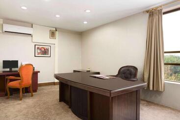 هتل Ramada By Wyndham Jamshedpur