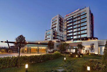 هتل Ramada Plaza By Wyndham Istanbul Asia Airport