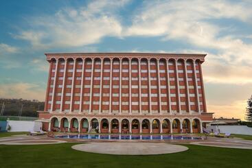 هتل Ramoji Film City  Sitara Luxury