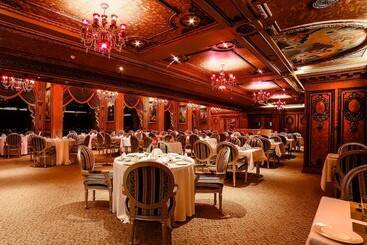 هتل Ramoji Film City  Sitara Luxury