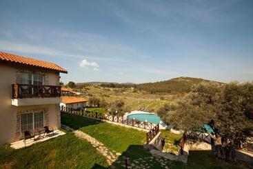 هتل Vinifera Vineyards