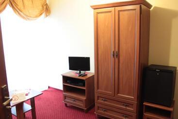 هتل Zajazd Skorpion B&b