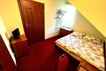هتل Zajazd Skorpion B&b