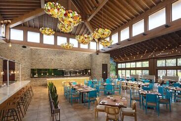 Indura Beach & Golf Resort Curio Collection By Hilton