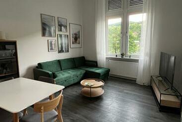 ツーリストアパートメント Direkter Moselblick I Altbau I 4 Personen I Terrasse