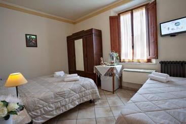 هتل Agriturismo Il Piastrino