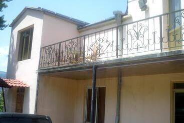 پانسیون Guest House Seno
