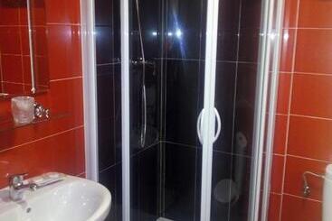 پانسیون Hostal Plaza Mayor De Almazán