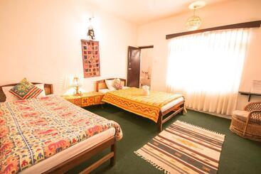 پانسیون Peace Eye Guest House