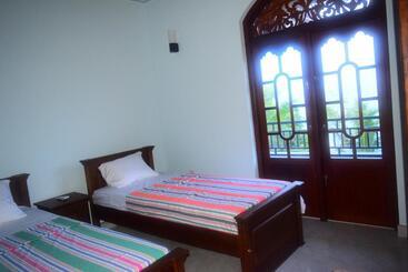 پانسیون Sri Lagoon Villa
