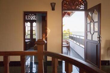 پانسیون Sri Lagoon Villa
