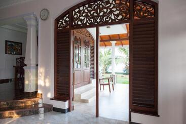 پانسیون Sri Lagoon Villa