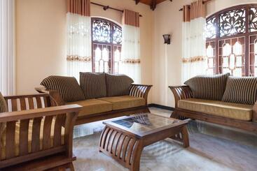 پانسیون Sri Lagoon Villa