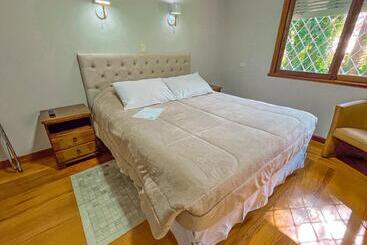 هاستل Pousada Victoria Villa By Nacional Inn A 800 Metros Da Vila Capivari