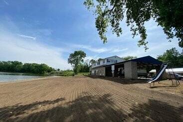 Beach House On Lake