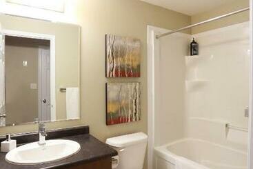 پانسیون Boardwalk Homes   Executive Guest Rooms & Townhomes