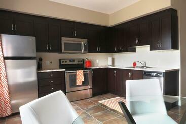 پانسیون Boardwalk Homes   Executive Guest Rooms & Townhomes