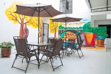 Aparta Hotel El Cacique Upar